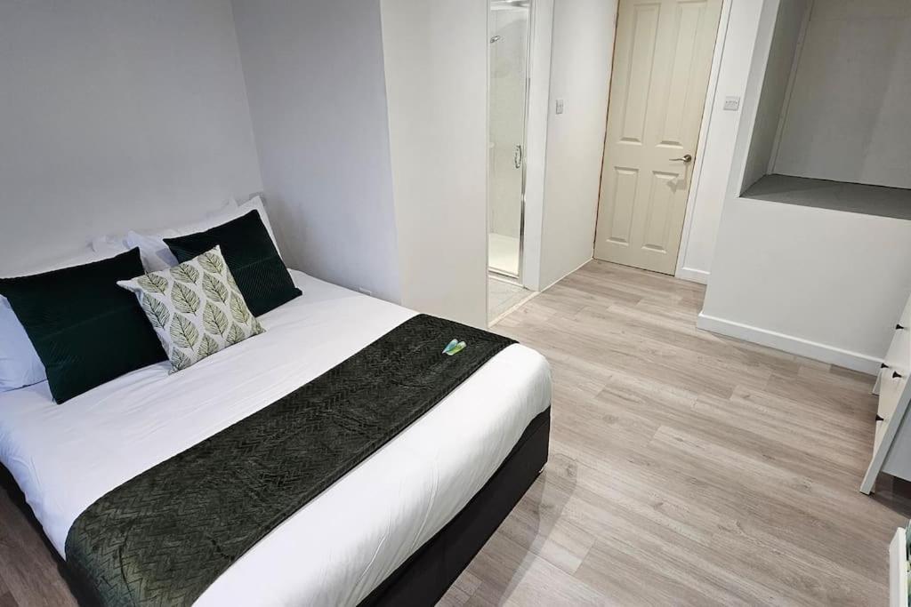 The Hive 4 Bed House Pool Table Air-Con Villa Maidstone Exteriör bild