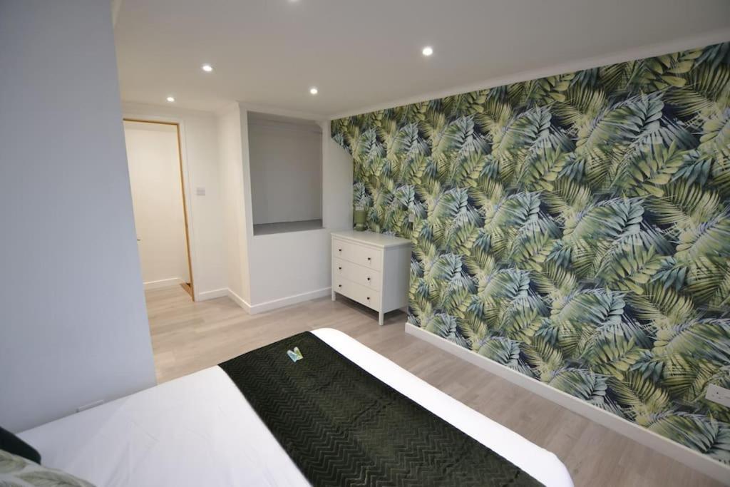 The Hive 4 Bed House Pool Table Air-Con Villa Maidstone Exteriör bild