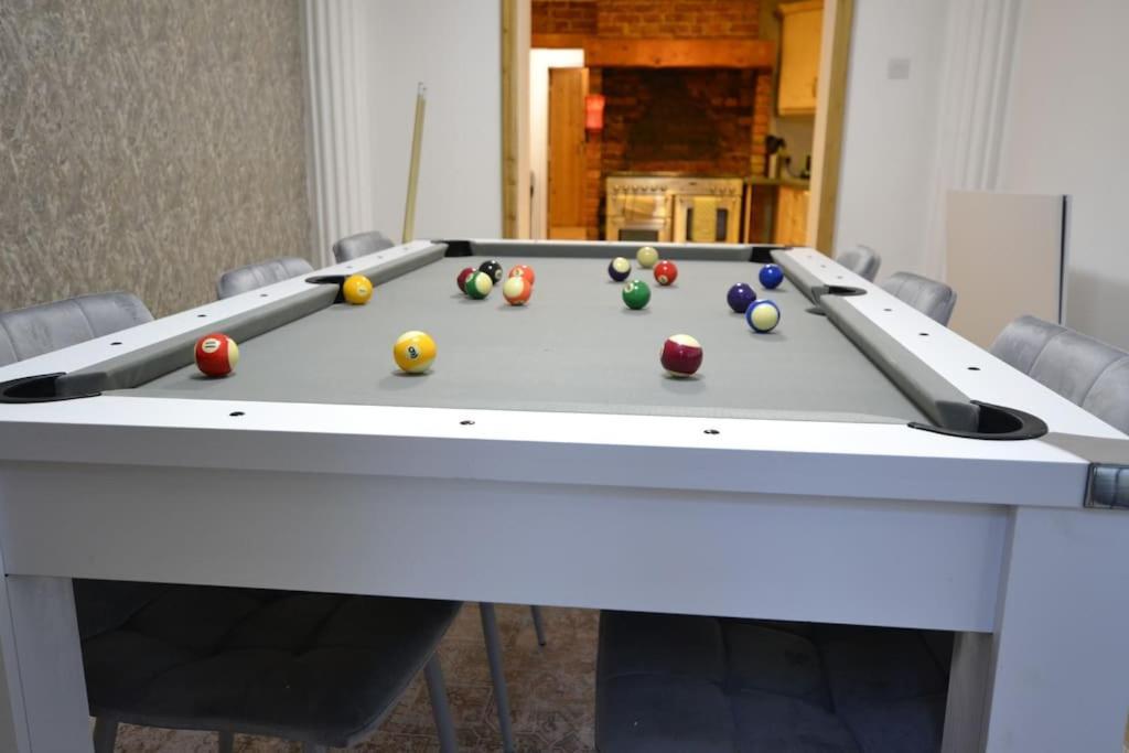 The Hive 4 Bed House Pool Table Air-Con Villa Maidstone Exteriör bild