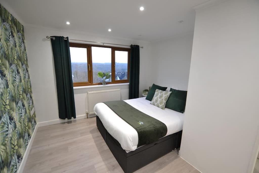 The Hive 4 Bed House Pool Table Air-Con Villa Maidstone Exteriör bild