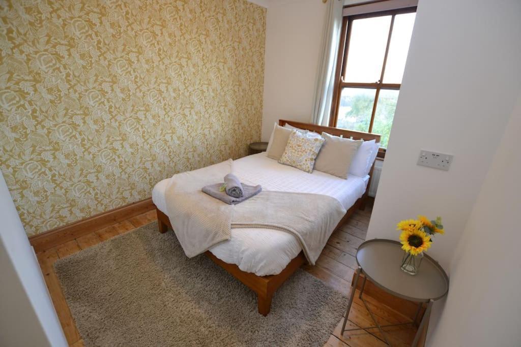 The Hive 4 Bed House Pool Table Air-Con Villa Maidstone Exteriör bild