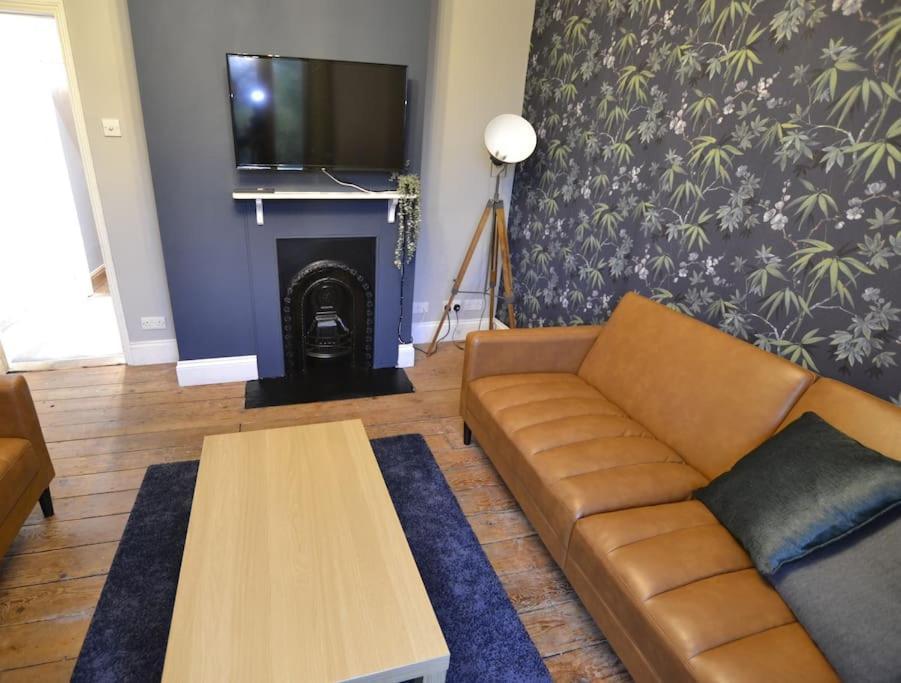 The Hive 4 Bed House Pool Table Air-Con Villa Maidstone Exteriör bild